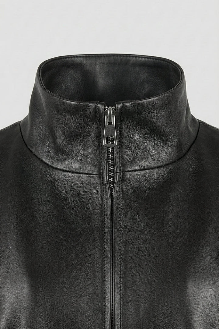 DELILAH - Black leather jacket, close-up on collar and zipper