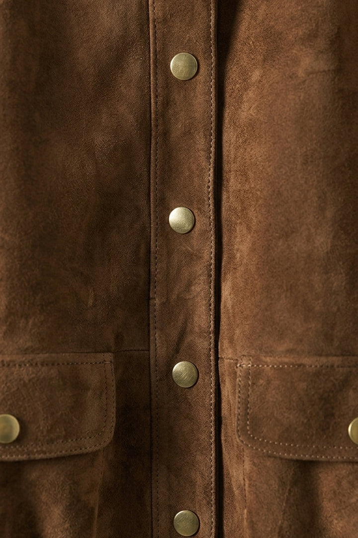 KENDALL - Close-up of brown suede jacket buttons