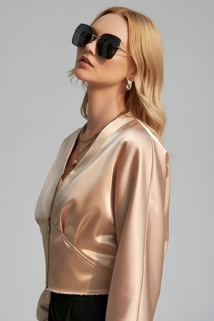 MARLIA Autumn Trench Coat beige half-body portrait with sunglasses