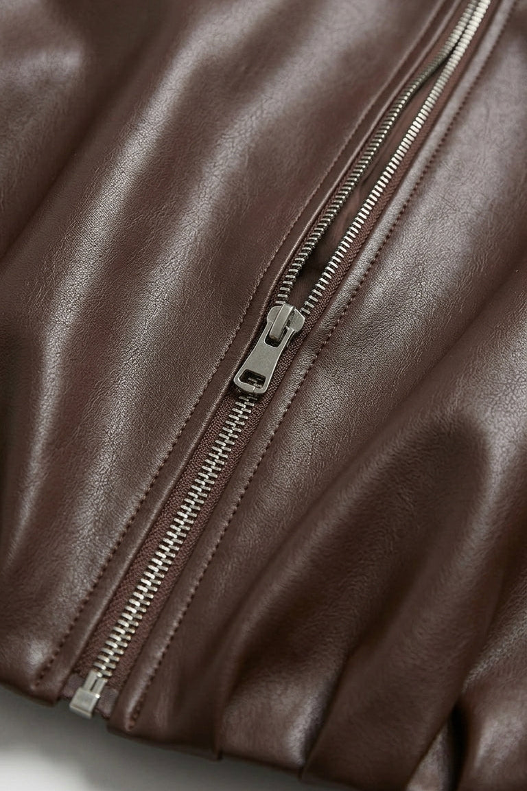 REESE - Detail of leather jacket zipper closure