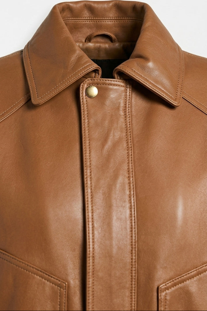 RYLEE - Brown leather jacket, close-up of collar and button