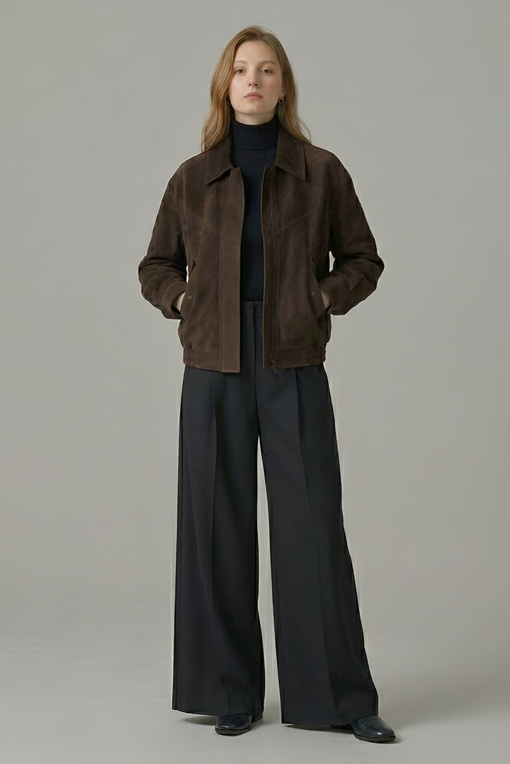 SIENNA - Model in Suede Jacket