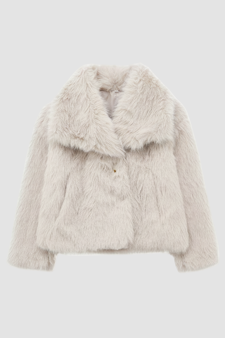 White Detail SEELIA – Short Faux Fur Coat