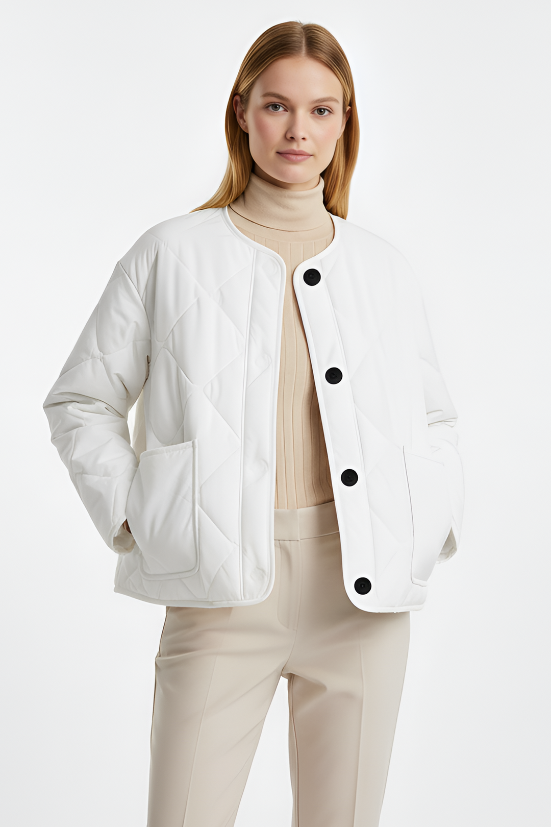 Women’s round-neck lightweight quilted puffer with front pockets