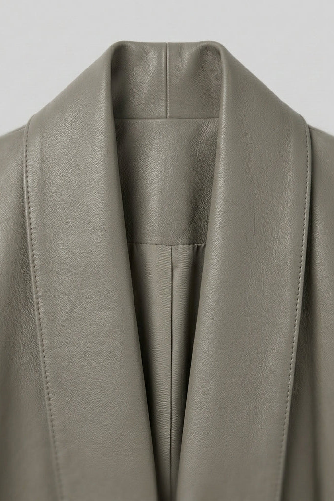 ZOE - Close-up of grey leather collar and lapel