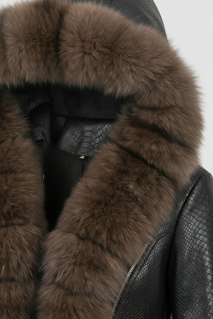 BLAKELY - Cropped Sheepsk - collar detail, sheepskin texture, luxury