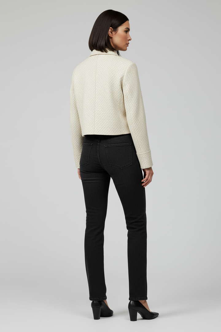 HARLOW - Knitted Sheepski - quiet luxury, elegant, profile