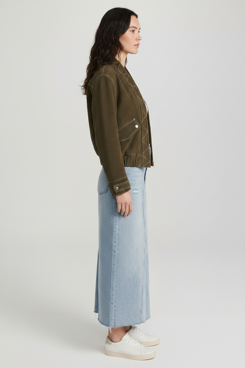 VIVIENNE - Elegant Pocket - quiet luxury, studio, sophisticated