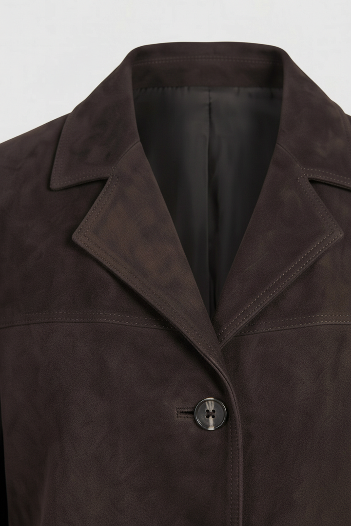 Winslow - Oversized Suede - Collar detail, suede texture, meticulous stitching, luxury fashion